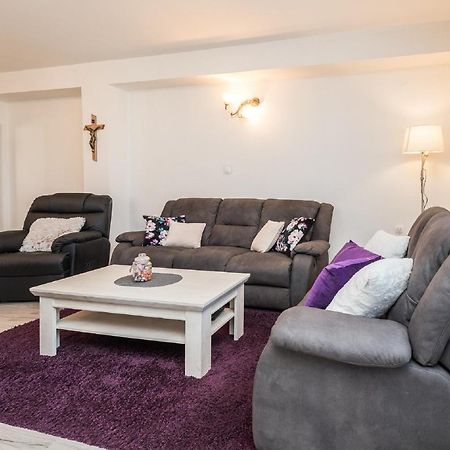 Holiday Home Tower With Private Pool, Sauna And Quads Smilcic Buitenkant foto