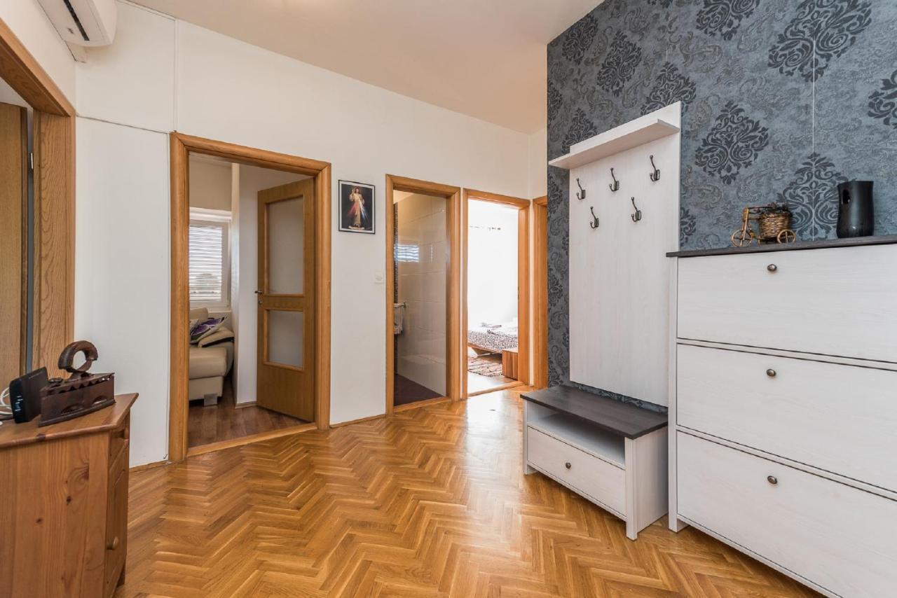 Holiday Home Tower With Private Pool, Sauna And Quads Smilcic Buitenkant foto