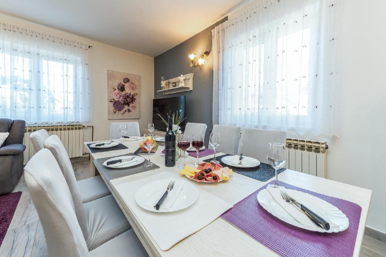 Holiday Home Tower With Private Pool, Sauna And Quads Smilcic Buitenkant foto