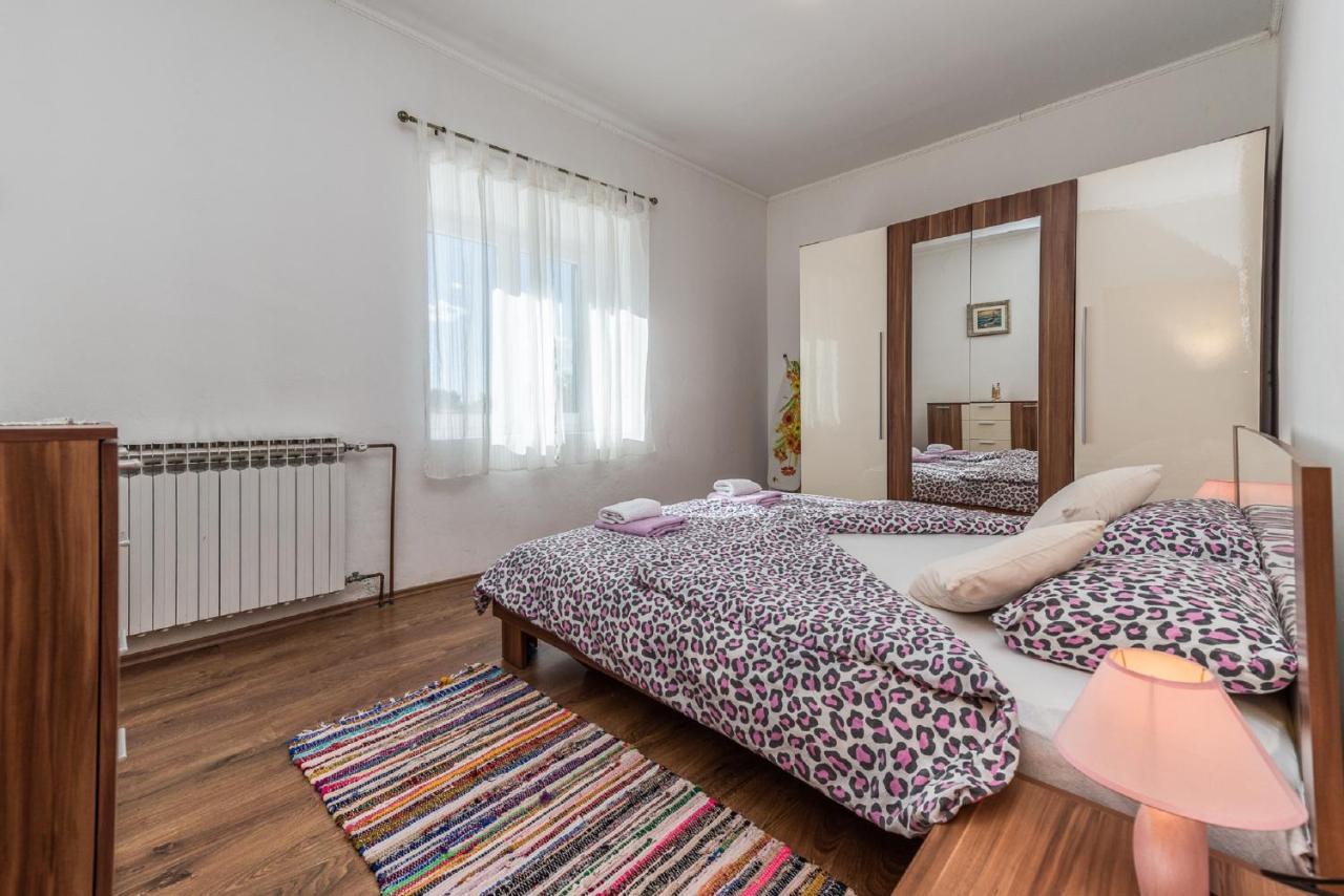 Holiday Home Tower With Private Pool, Sauna And Quads Smilcic Buitenkant foto